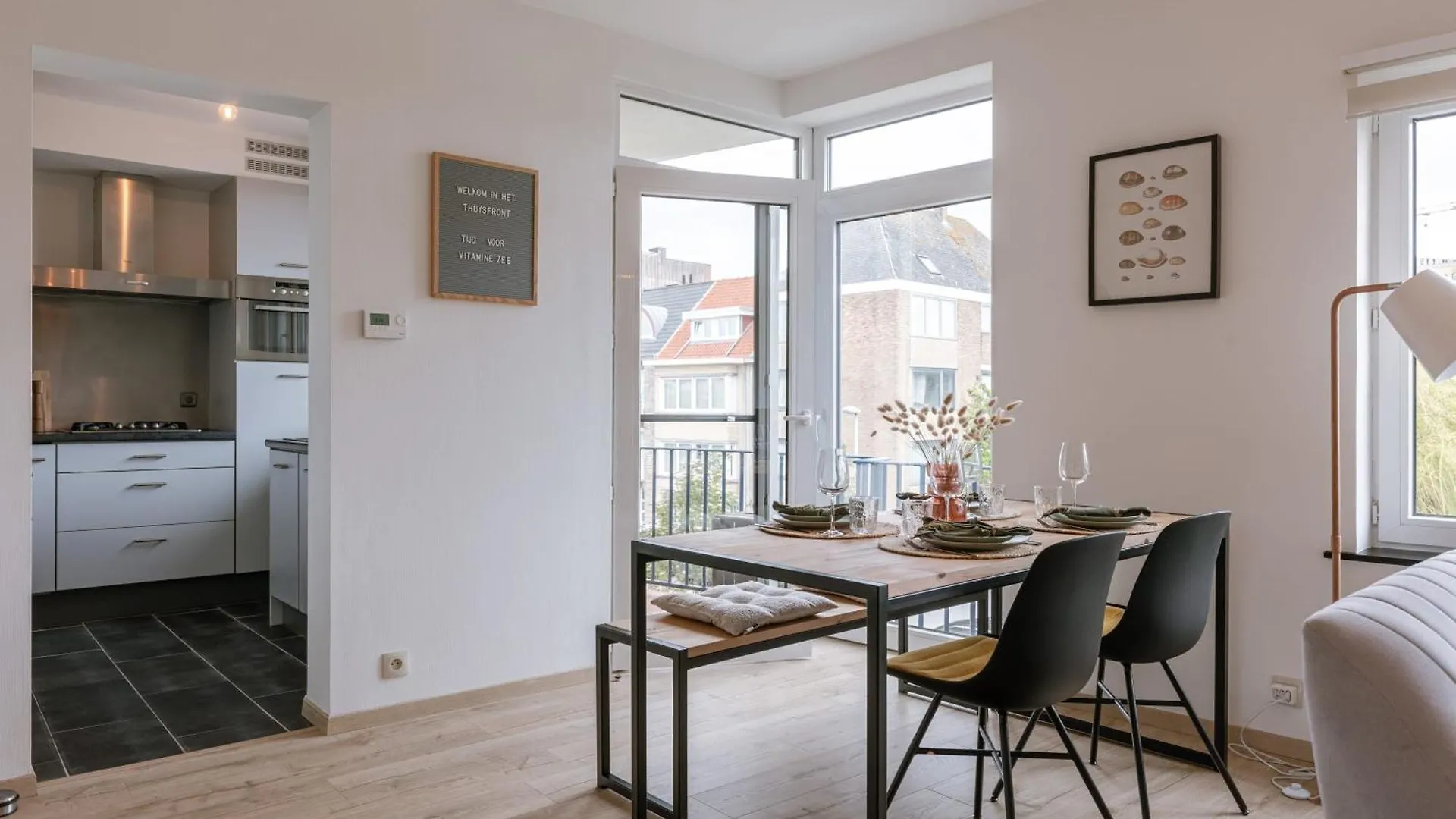 Huswell - Cozy Apartment On Walking Distance From The Beach Ostend
