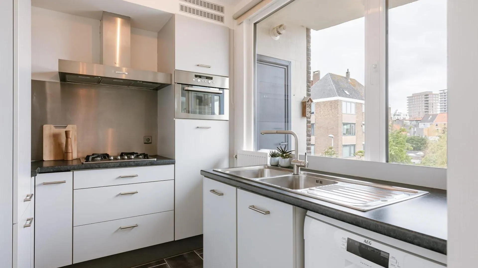 Huswell - Cozy Apartment On Walking Distance From The Beach Ostend